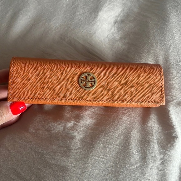 Tory  Burch eye glass case - Picture 1 of 3